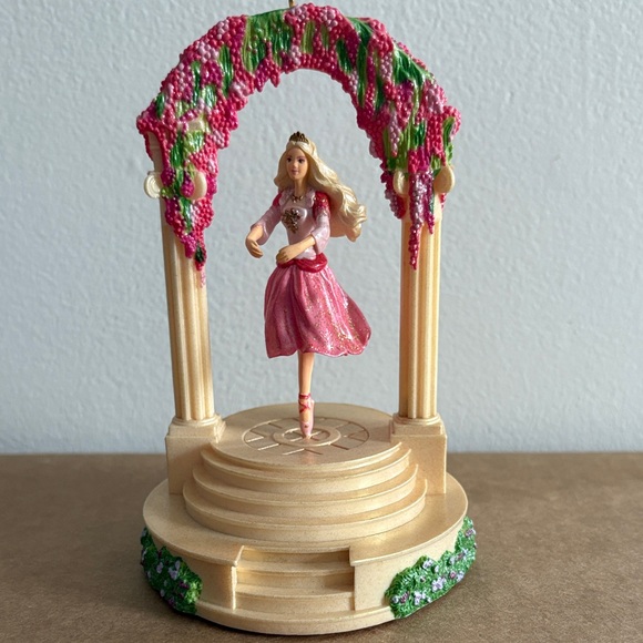 Hallmark Keepsake Barbie Ornament - Picture 3 of 6